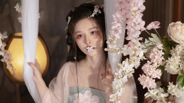 盛皎皎厉景麟精彩章节免费试读 胎儿心声泄露!帮亲妈卷成富贵花小说 大结局