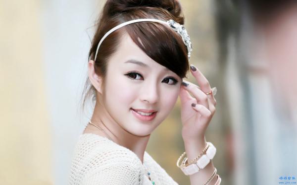 荒岛生存，我发现暗恋的青梅在偷看我洗澡小说全文精彩章节免费试读（姜月初顾川）